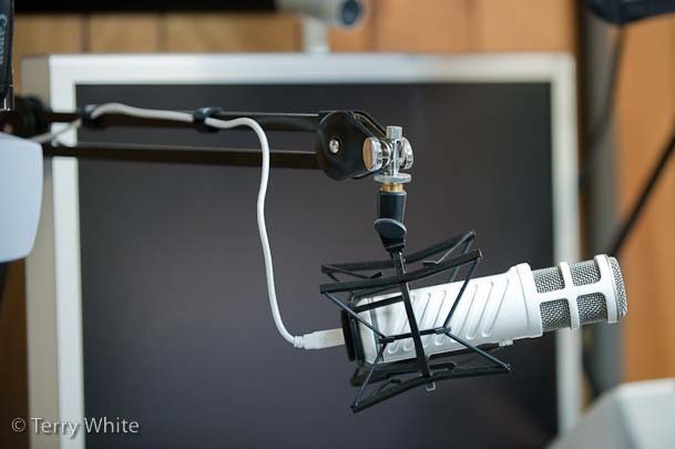 internal components of rode podcaster microphone