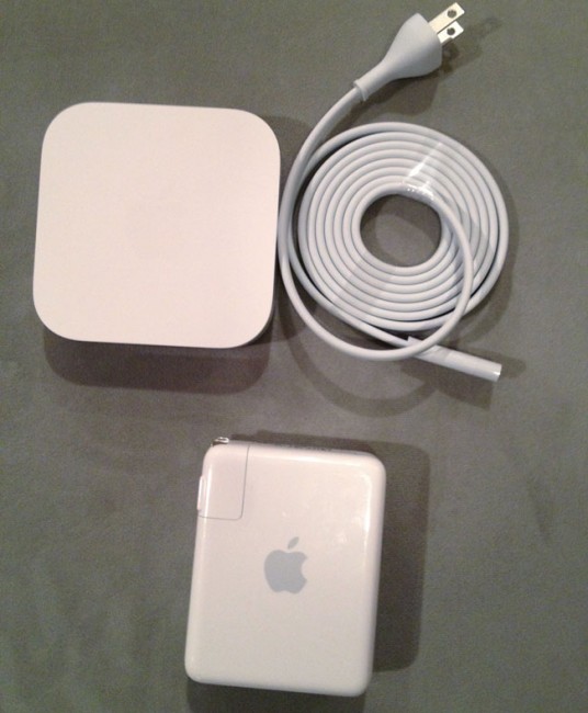 Review: The 2012 AirPort Express - I love hate it!